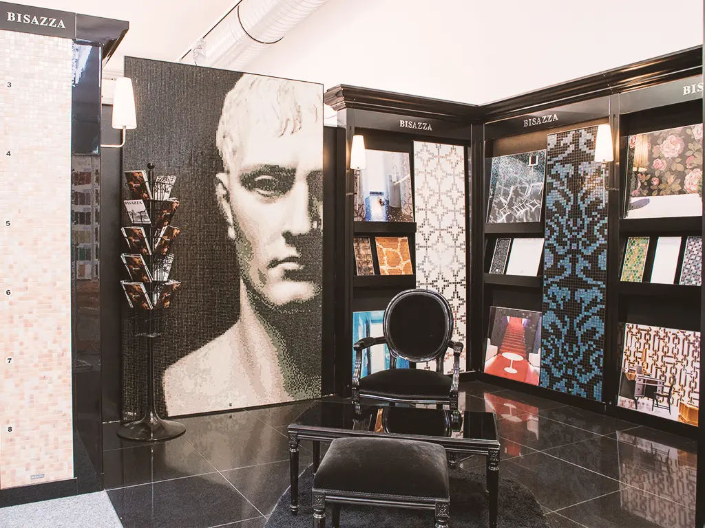 Markenfliesen in der Ausstellung des Bayerischen Fliesenhandels.